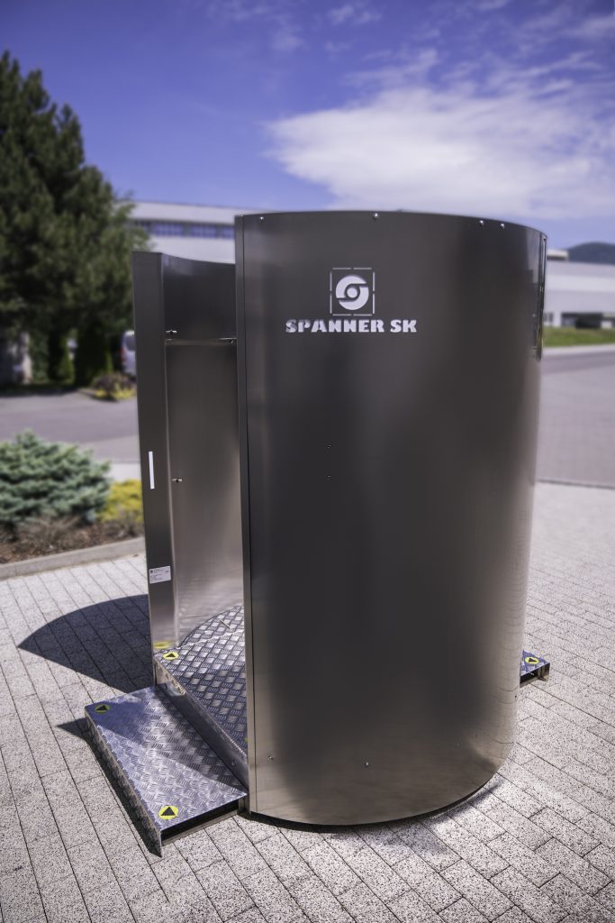 Spanner SK disinfection gates with built-in contactless height sensors use nozzles to disperse the disinfectant in the form of a fine mist on people passing through these gates.