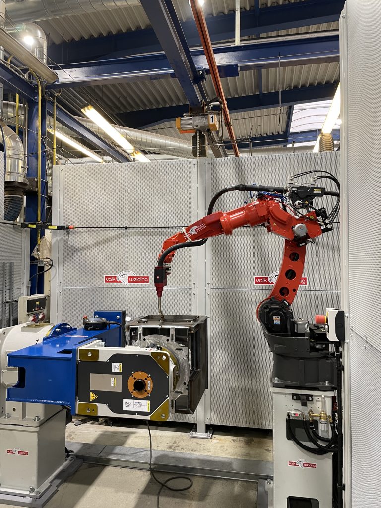 Investícia do druhého automatizovaného zváracieho robota